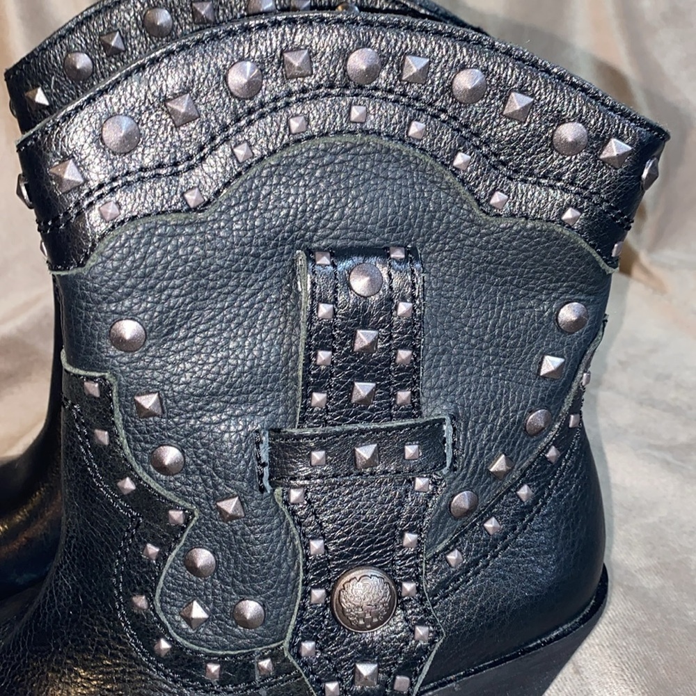 Vince Camuto Distressed Leather Mid Calf Black women’s size 8 🆕 - Picture 4 of 8